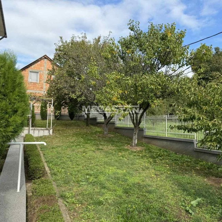 Kuća Prodaja Beograd Leštane 372 m2