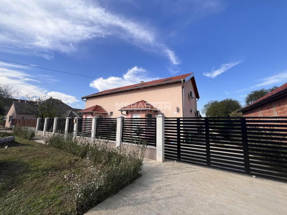 Kuća Prodaja Pećinci  145 m2