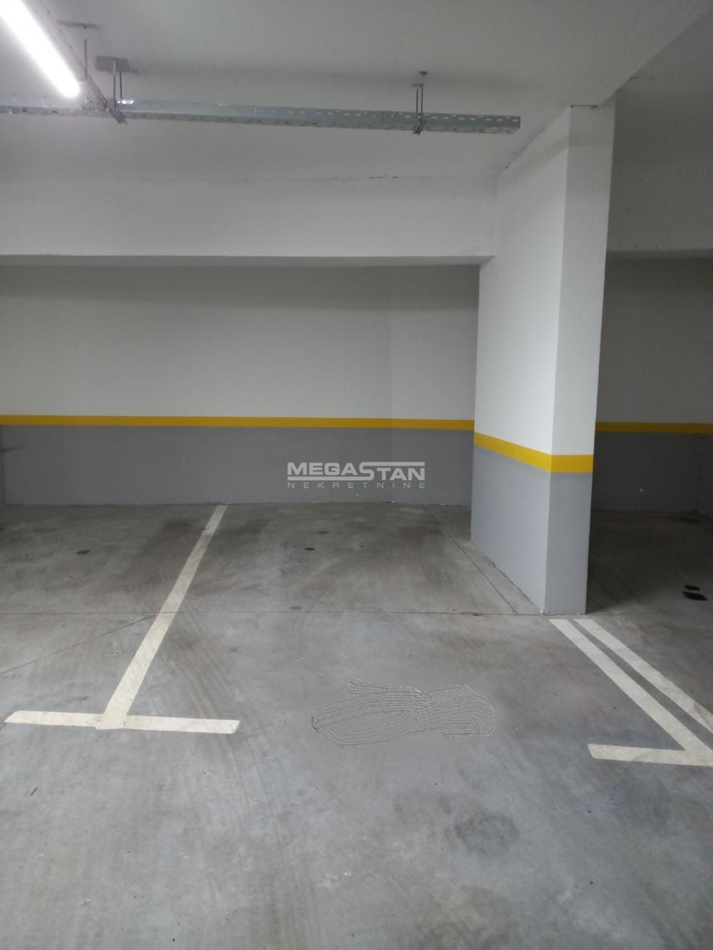 Garaža Izdavanje Beograd Gradska Bolnica 13 m2