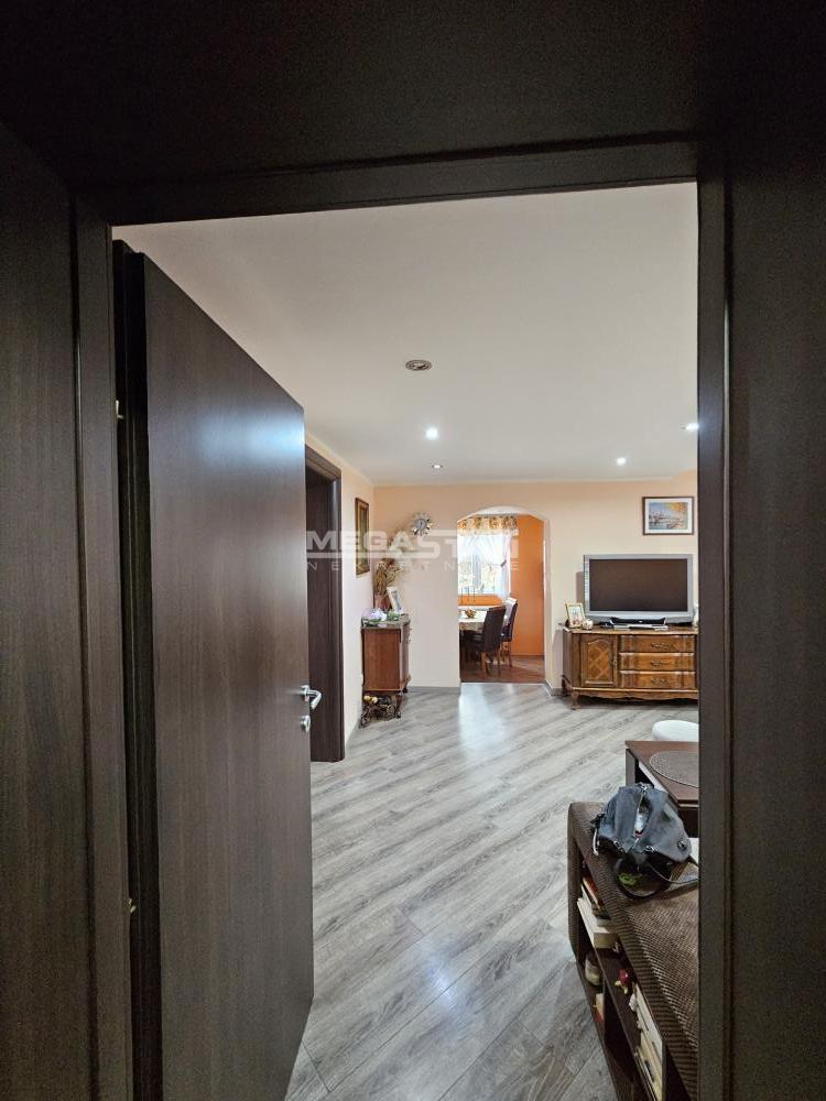 Kuća Prodaja Beograd Kuća Prodaja Beograd Zvezdarska Šuma 214 m2