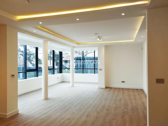 Stan Izdavanje Beograd Senjak 156 m2