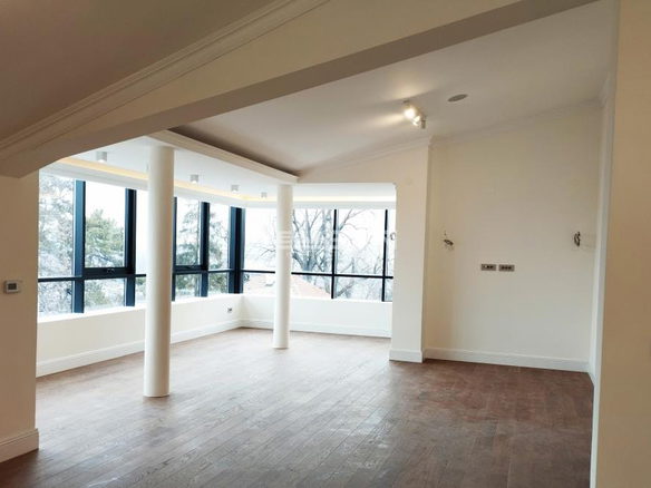 Stan Izdavanje Beograd Senjak 173 m2