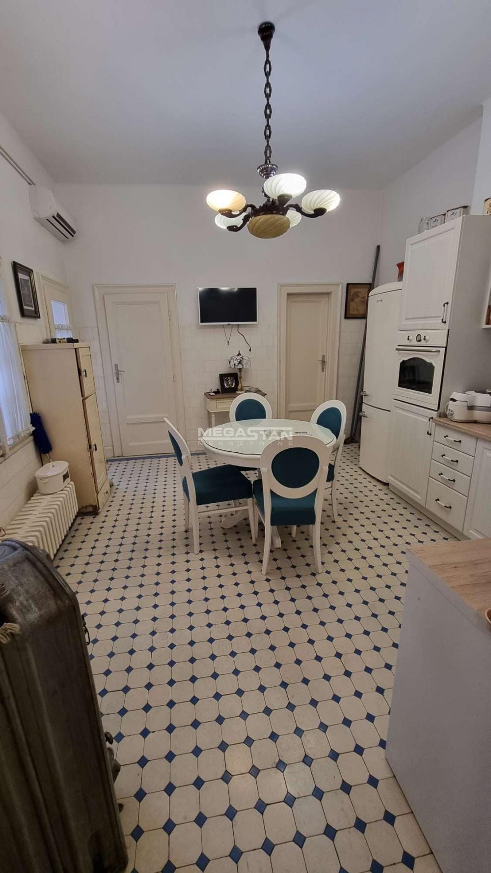 Lokal Izdavanje Beograd Trg Nikole Pašića 145 m2