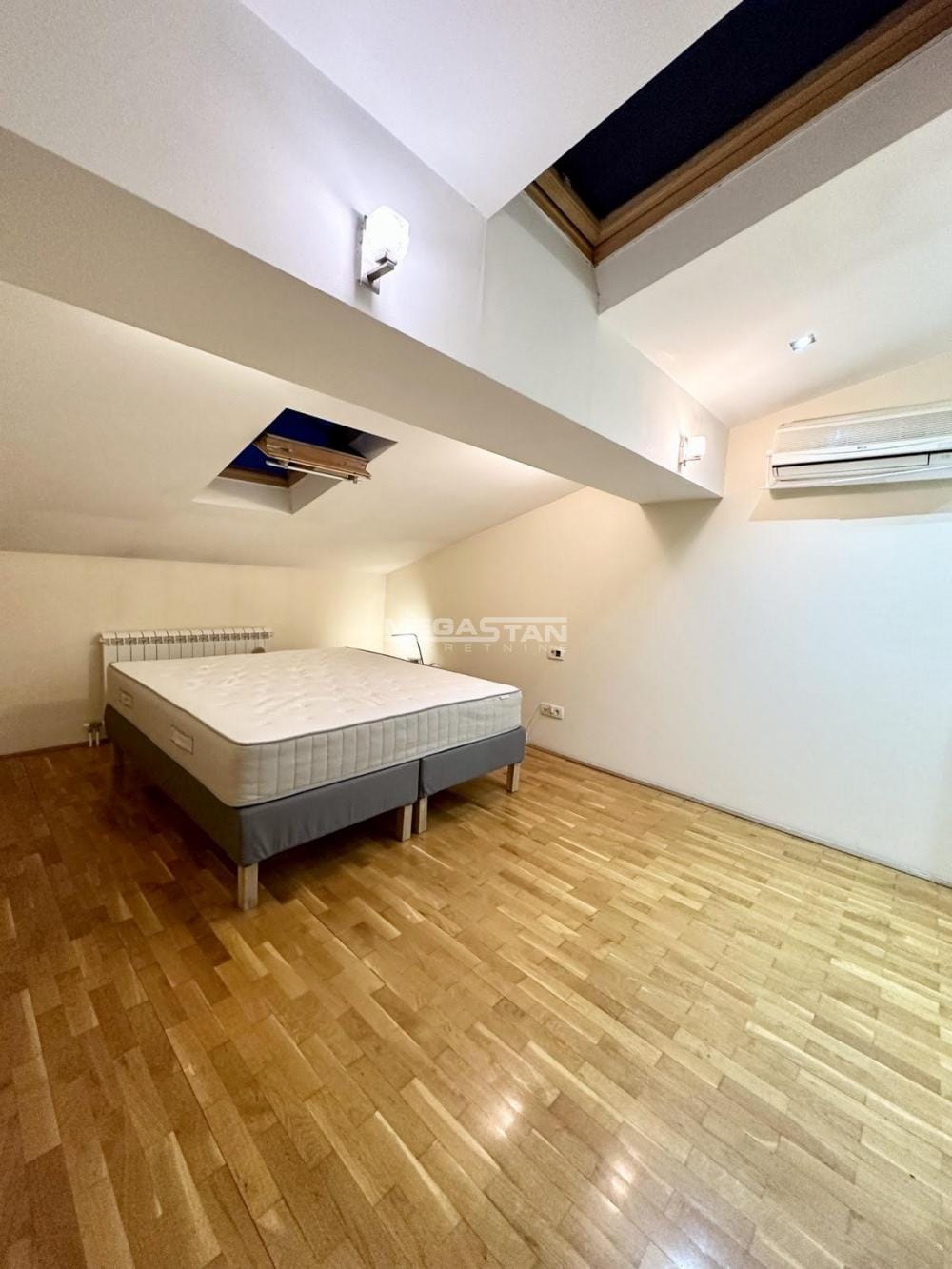 Stan Prodaja Beograd Đeram Pijaca 157 m2