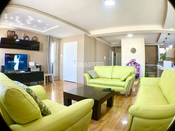 Stan Prodaja Beograd Đeram Pijaca 157 m2