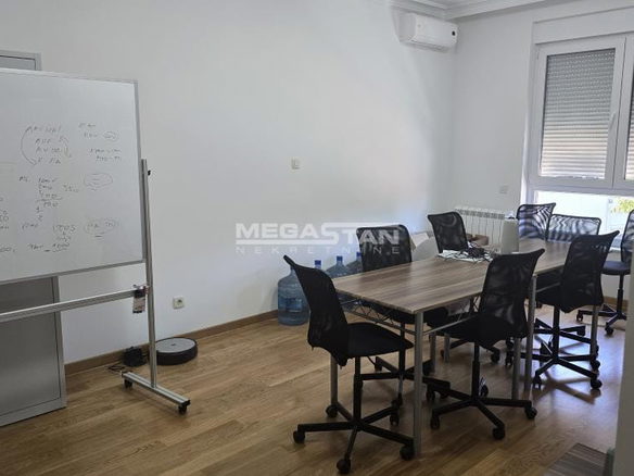 Stan Izdavanje Beograd Senjak 157 m2