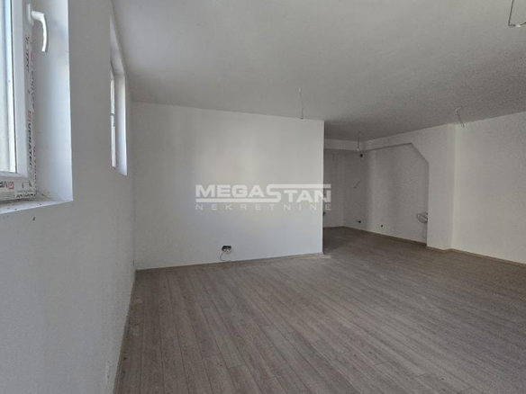 Lokal Prodaja Beograd Mirijevo 240 m2