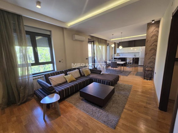Stan Prodaja Beograd Crveni Krst 160 m2