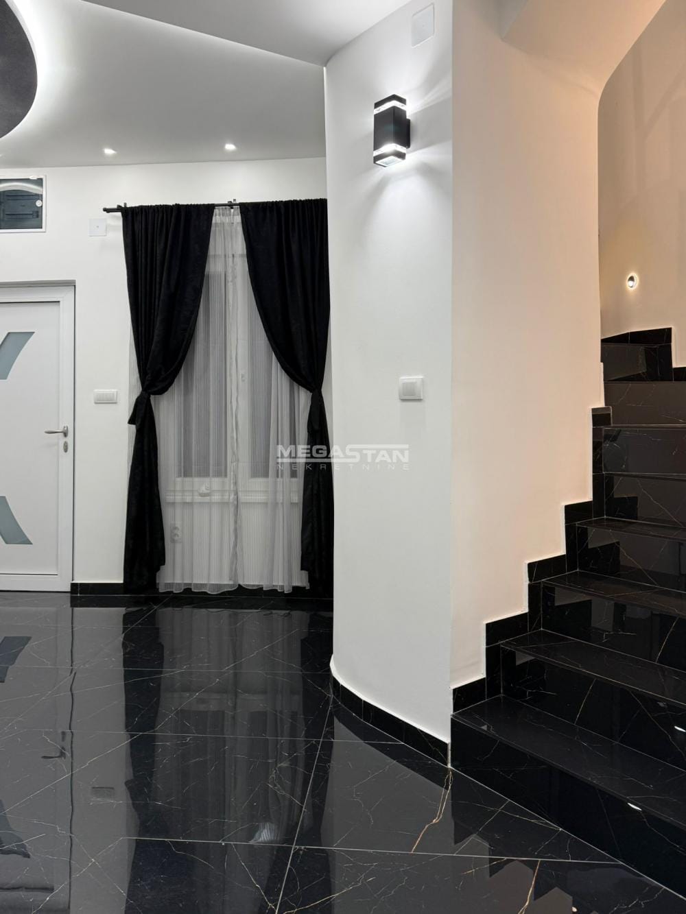 Stan Izdavanje Beograd Vukov Spomenik 105 m2