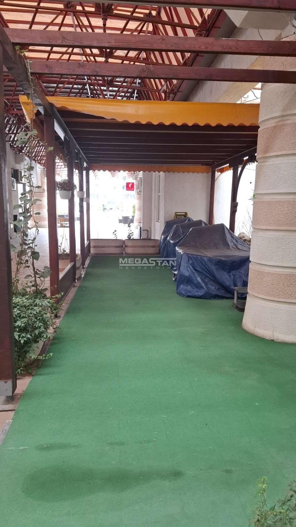 Lokal Prodaja Beograd Lokal Prodaja Beograd Blok 12 77 m2