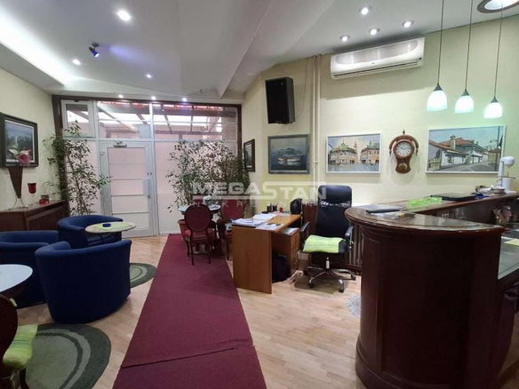 Lokal Prodaja Beograd Blok 12 77 m2