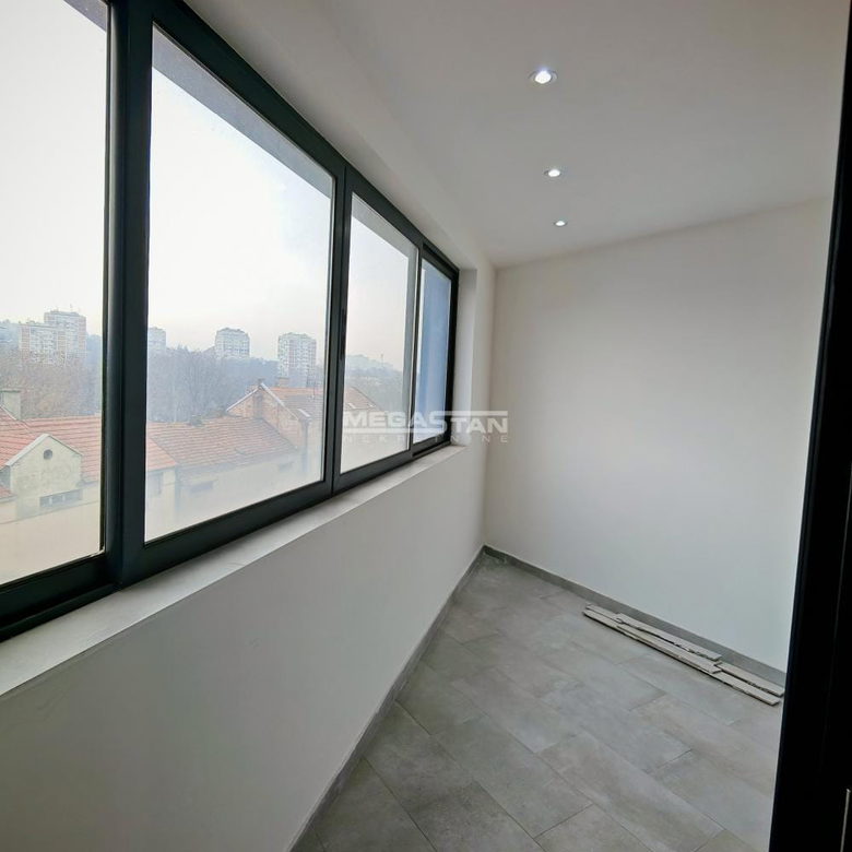 Stan Prodaja Beograd Autokomanda 100 m2