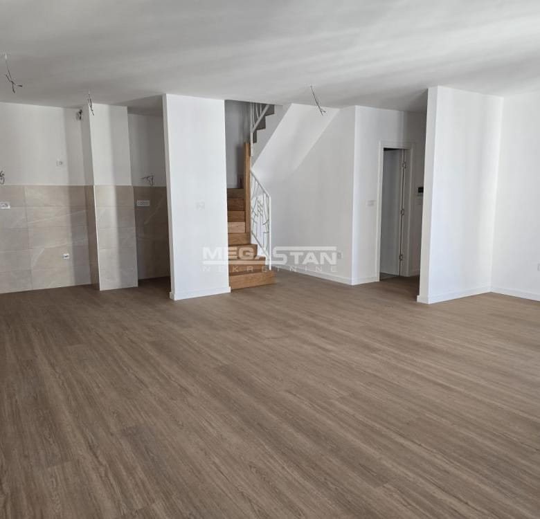Četvoroiposoban stan na prodaju, Šumice, Beograd, 162m², 518.400 €