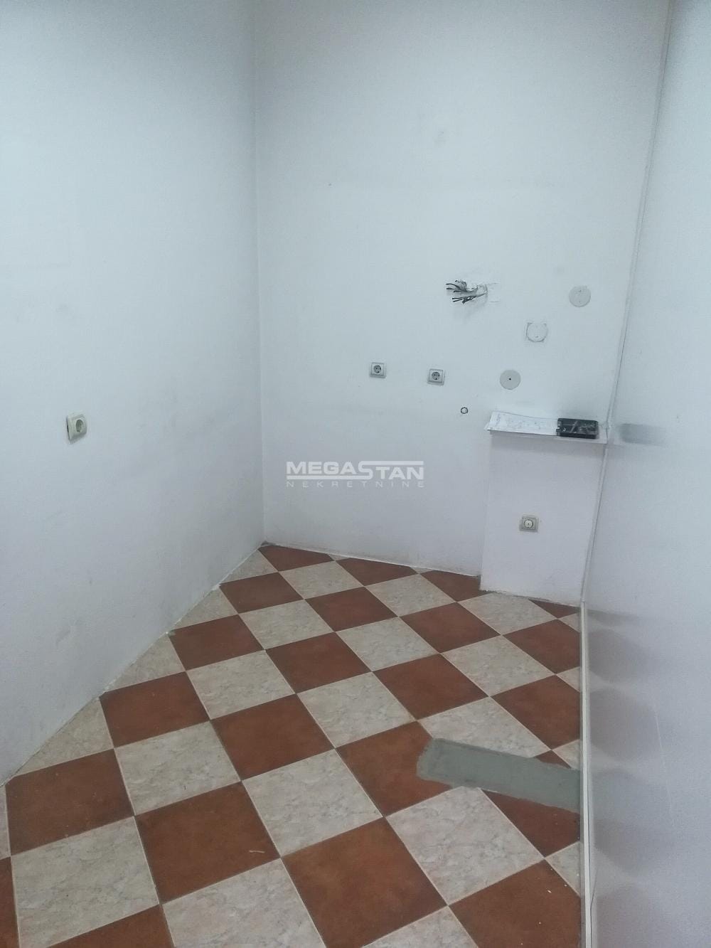 Lokal Izdavanje Beograd Centar (Zemun) 131 m2