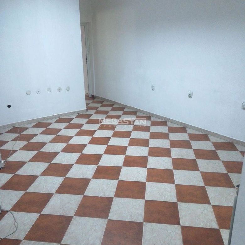Lokal Izdavanje Beograd Centar (Zemun) 131 m2