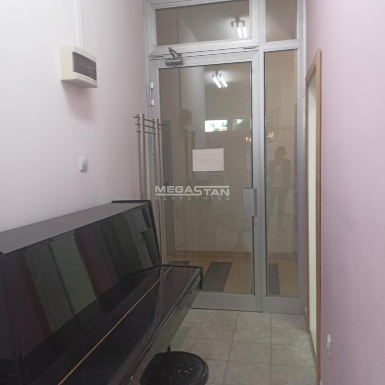Lokal Prodaja Stara Pazova  28 m2