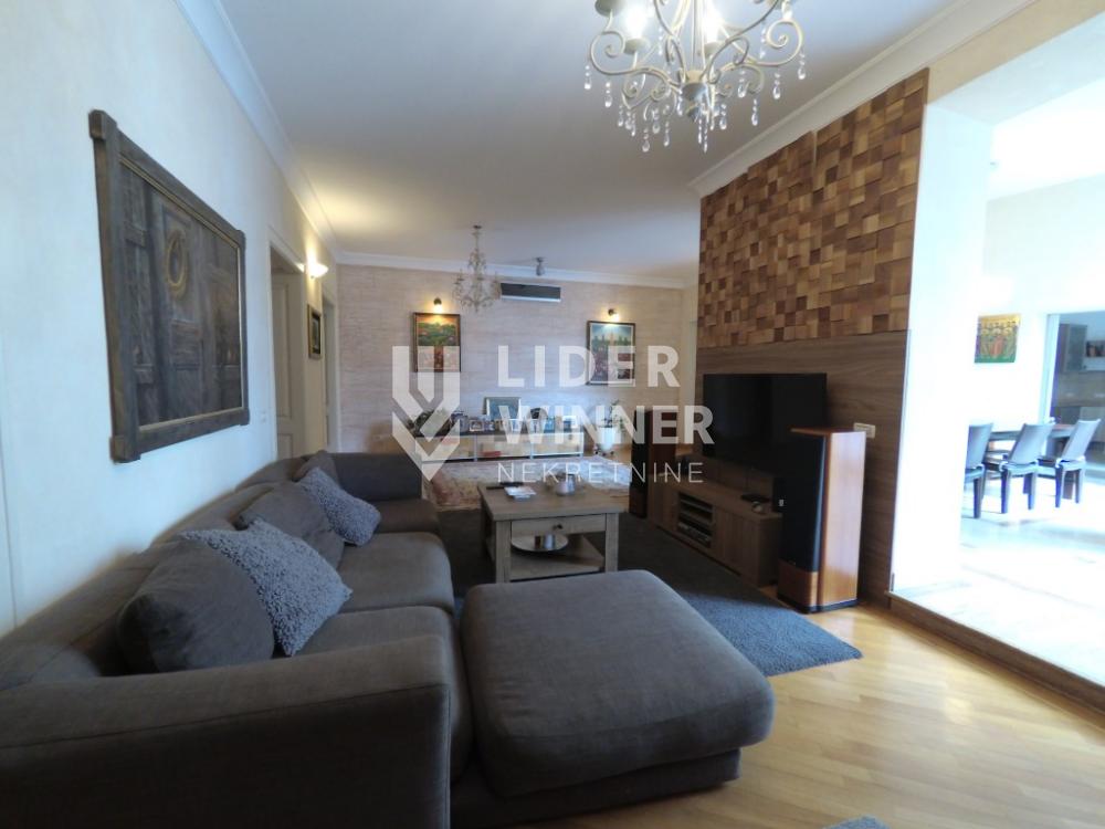 Stan Prodaja Beograd Hram Svetog Save 190 m2