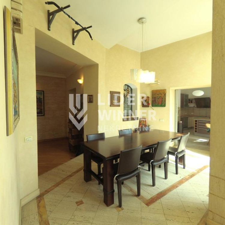 Stan Prodaja Beograd Hram Svetog Save 190 m2