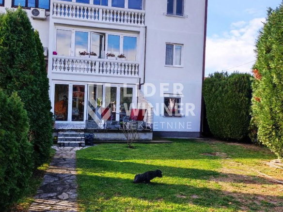 Kuća Prodaja Beograd Bežanijska Kosa 1 350 m2