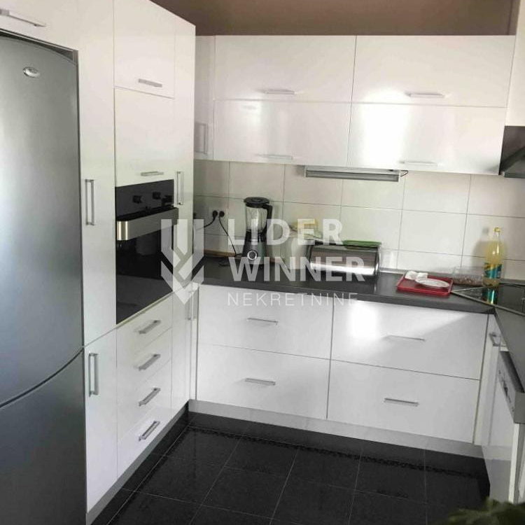 Stan Prodaja Beograd Hram Svetog Save 118 m2