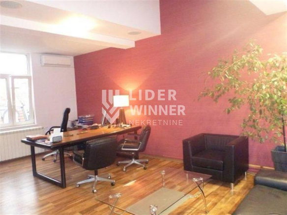 Stan Izdavanje Beograd Dorćol Donji 220 m2