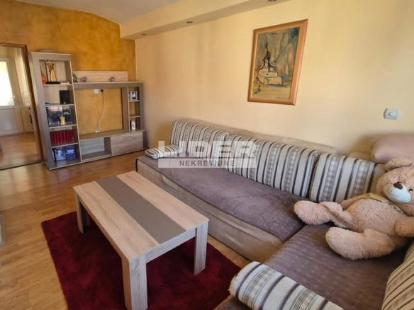 Kuća Prodaja Beograd  218 m2