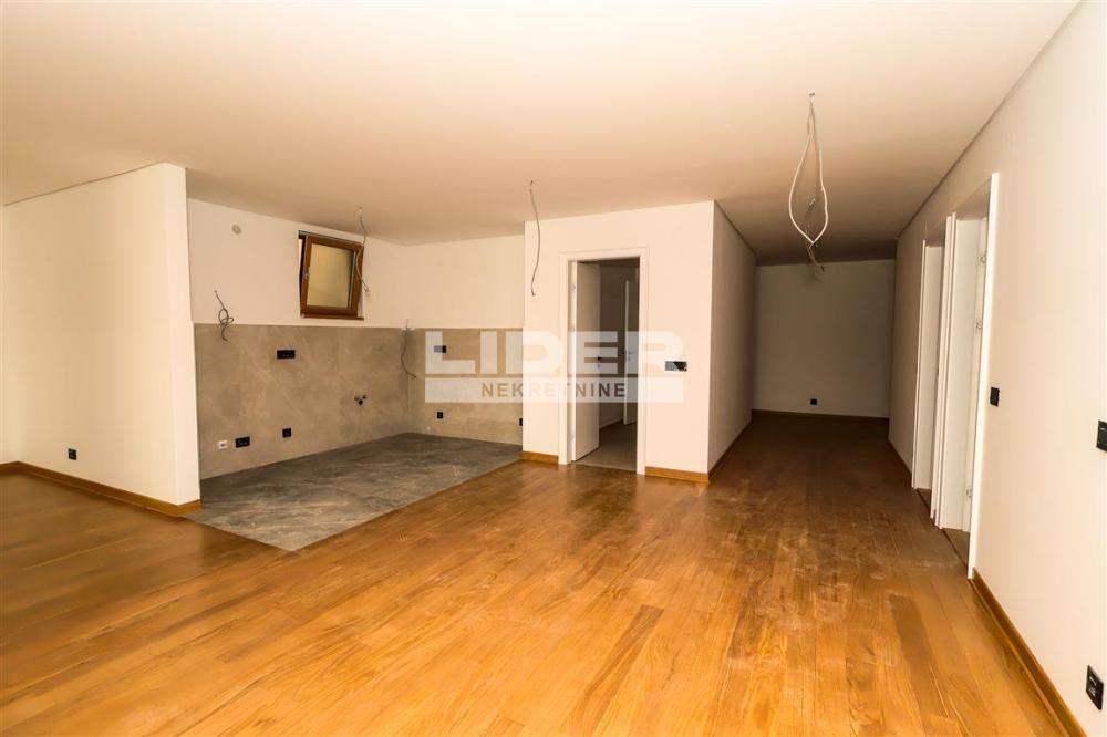 Stan Prodaja Beograd Stan Prodaja Beograd Hram Svetog Save 261 m2