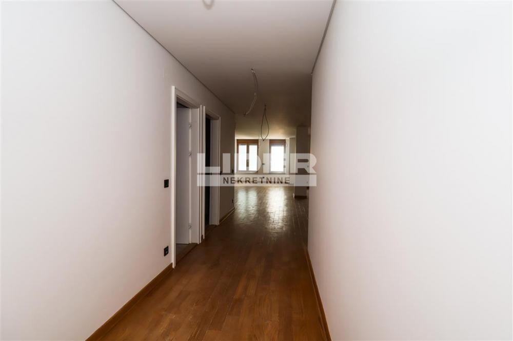 Stan Prodaja Beograd Stan Prodaja Beograd Hram Svetog Save 261 m2