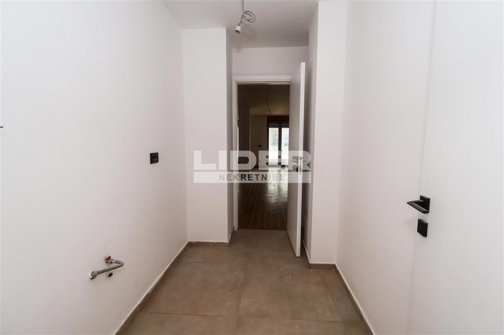 Stan Izdavanje Beograd Hram Svetog Save 261 m2