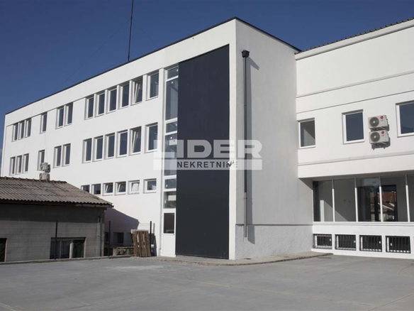 Lokal Izdavanje Beograd Karaburma 1450 m2