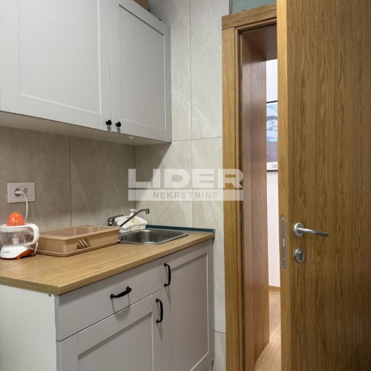 Lokal Izdavanje Beograd Centar (Savski Venac) 60 m2