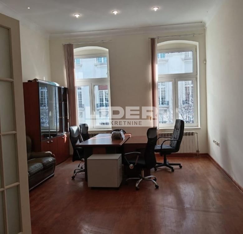 Trosoban stan na prodaju, Knez Mihailova, Beograd, 73m², 400.000 €