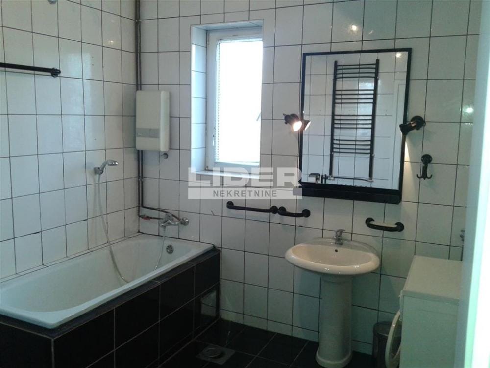 Stan Izdavanje Beograd Stan Izdavanje Beograd Banovo Brdo 106 m2
