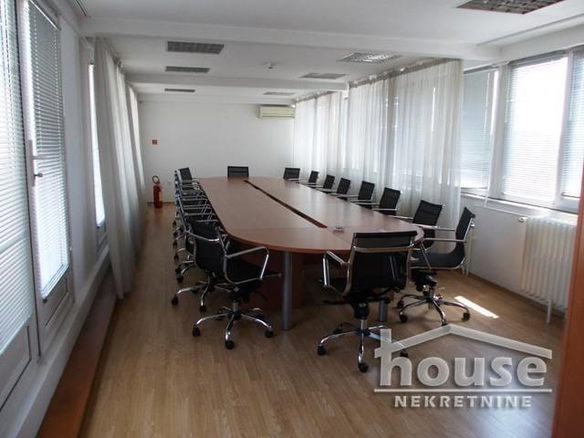 Lokal Izdavanje Novi Sad  680 m2
