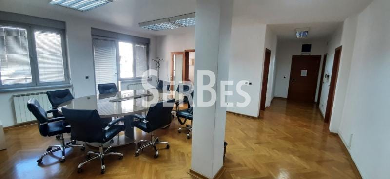 Lokal Izdavanje Novi Sad  117 m2