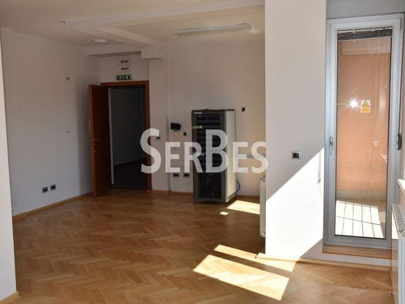 Lokal Izdavanje Novi Sad  185 m2