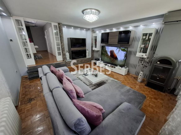 Stan Prodaja Novi Sad  90 m2