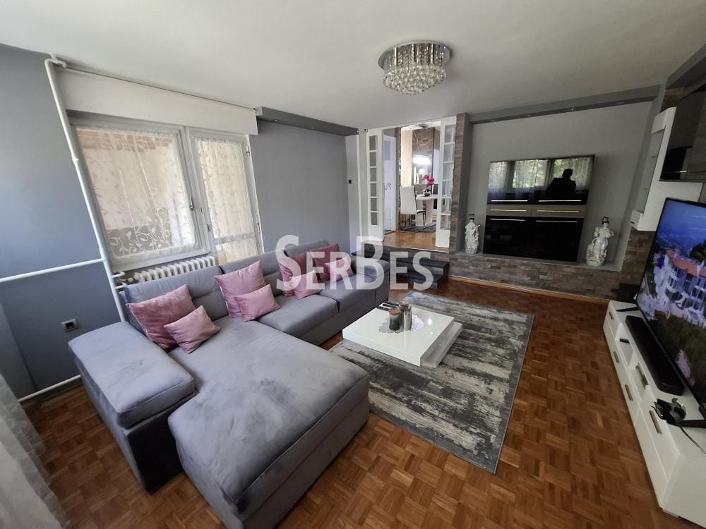 Stan Prodaja Novi Sad  90 m2