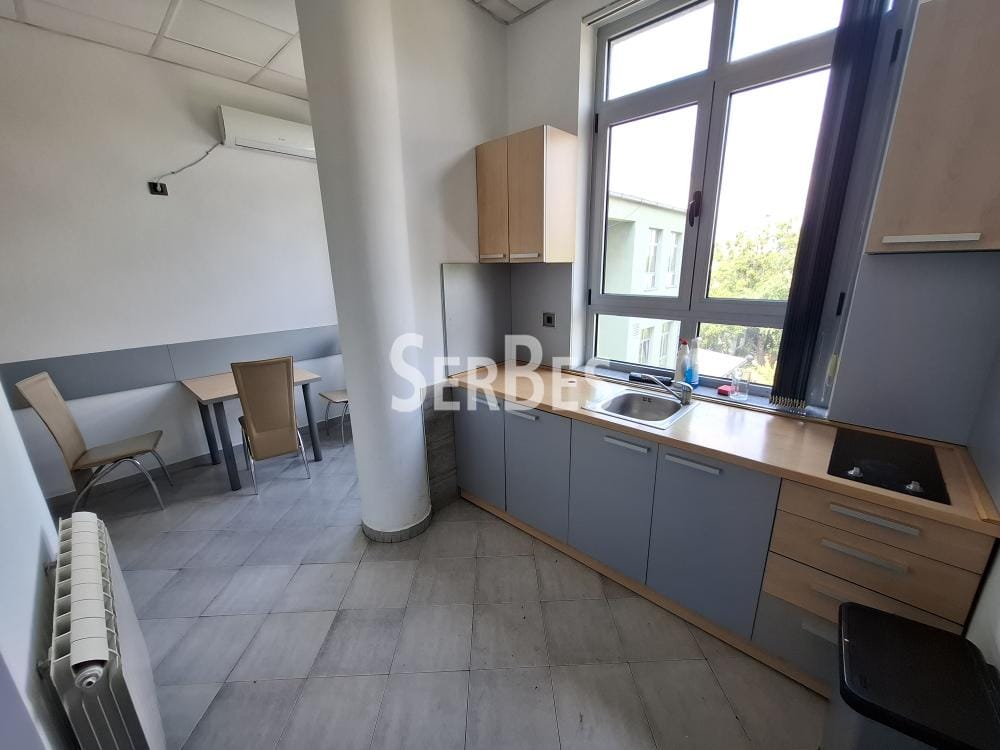 Lokal Prodaja Novi Sad  736 m2