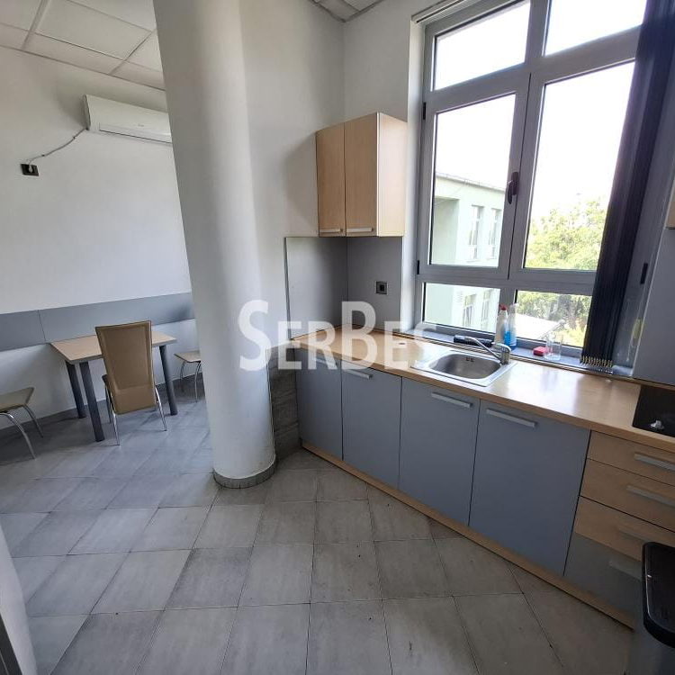 Lokal Prodaja Novi Sad  736 m2
