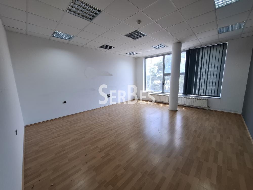 Lokal Prodaja Novi Sad  736 m2