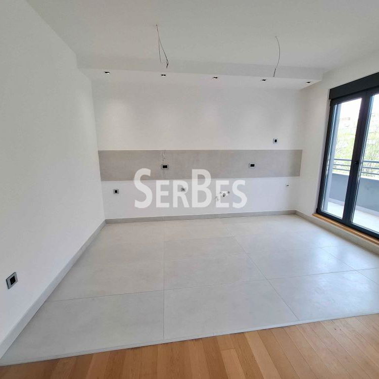 Stan Prodaja Novi Sad  240 m2
