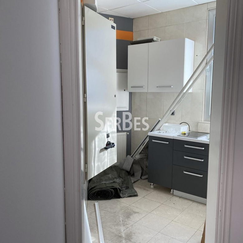 Lokal Izdavanje Novi Sad  352 m2