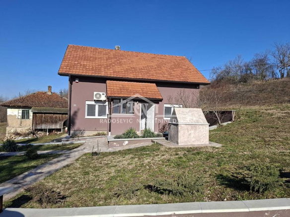 Kuća Prodaja Aranđelovac  180 m2