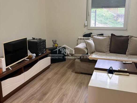 Kuća Prodaja Beograd Lipovica 215 m2