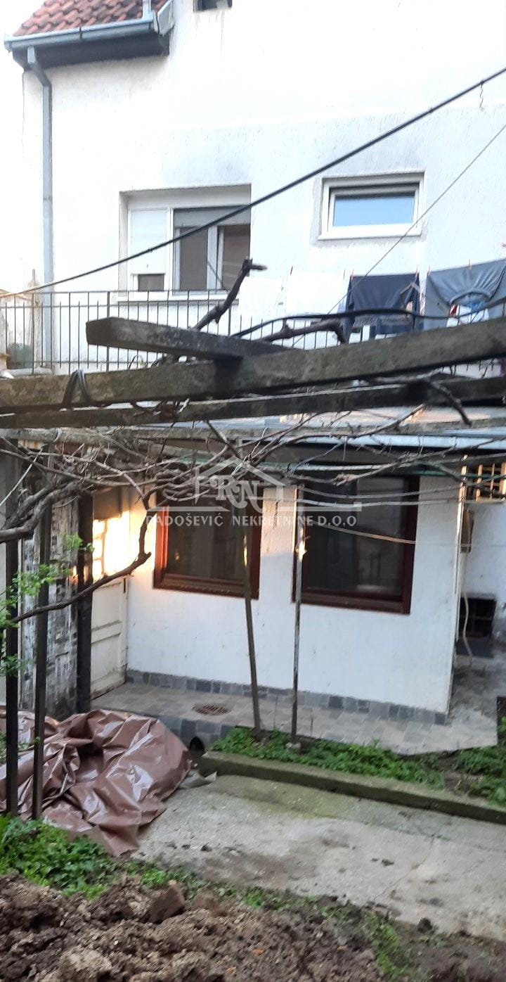 Stan Prodaja Beograd Stan Prodaja Beograd Hram Svetog Save 40 m2