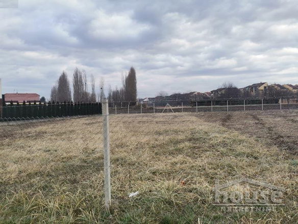 Plac Prodaja Novi Sad  704 m2