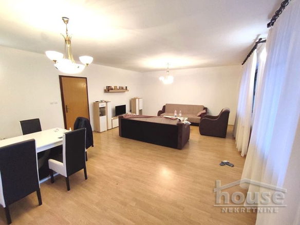 Kuća Prodaja Novi Sad  300 m2
