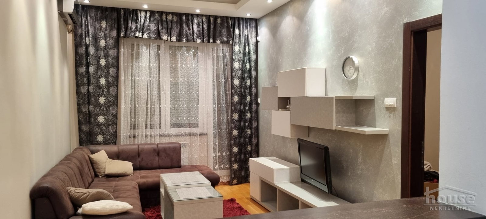 Stan Izdavanje Novi Sad  47 m2