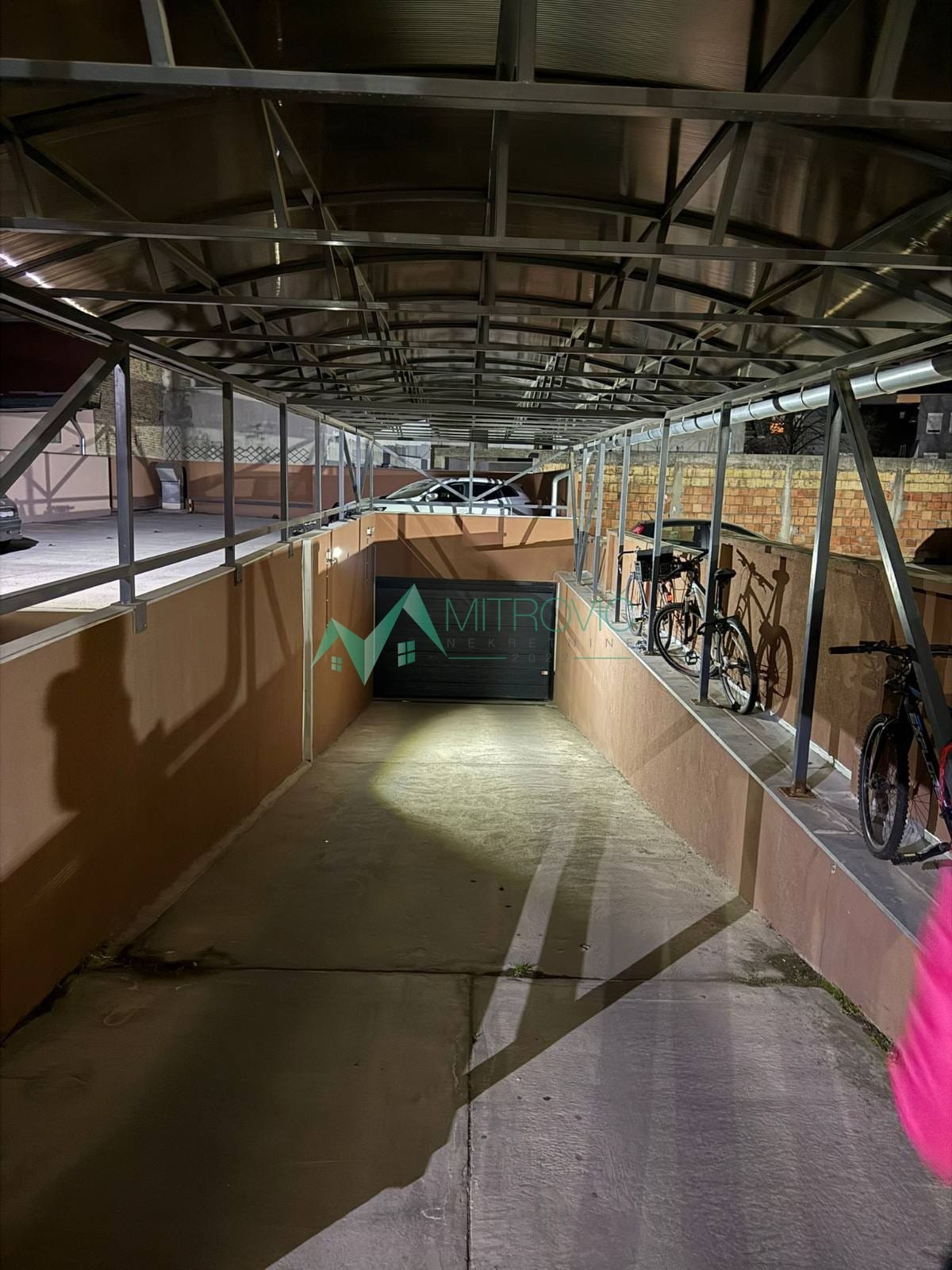 Garaža Prodaja Novi Sad Garaža Prodaja Novi Sad 16 m2